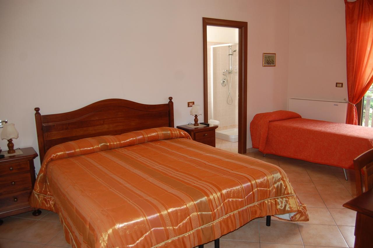 B&B La Tana Dell'Orso Villalago Exterior photo