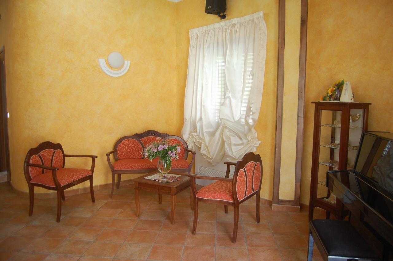 B&B La Tana Dell'Orso Villalago Exterior photo